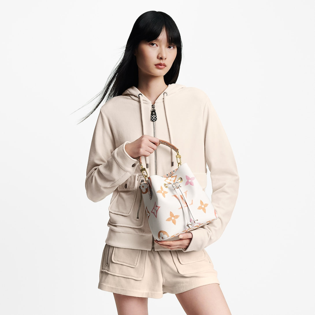 LV バイ・ザ・プール ネオノエ BB