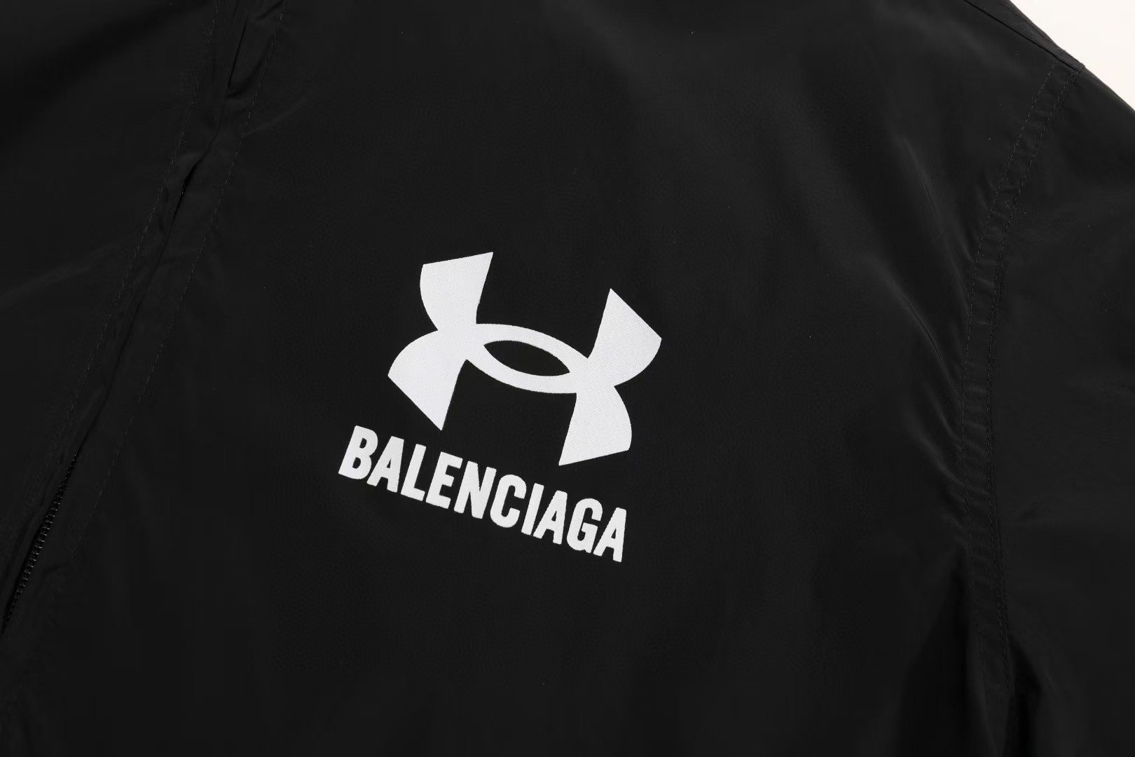 【BALENCIAGA & Under Armour】ジャケット、ご好評に付き再入荷！