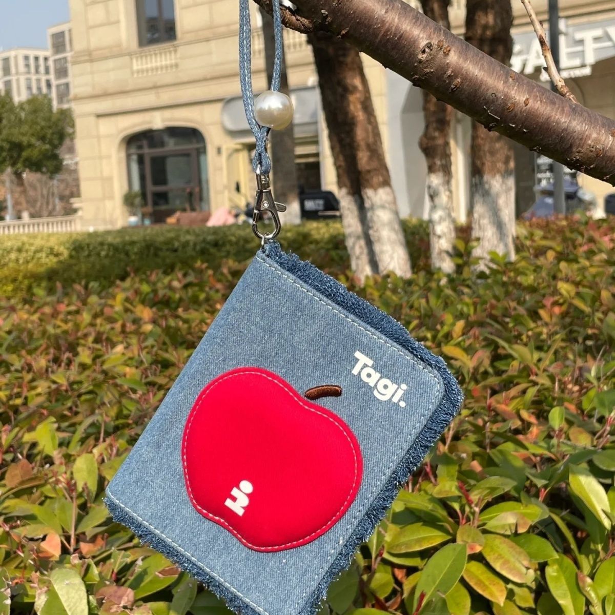 《蘋蘋安安》珍珠牛仔流蘇錢包 「可放護照、證件、零錢」