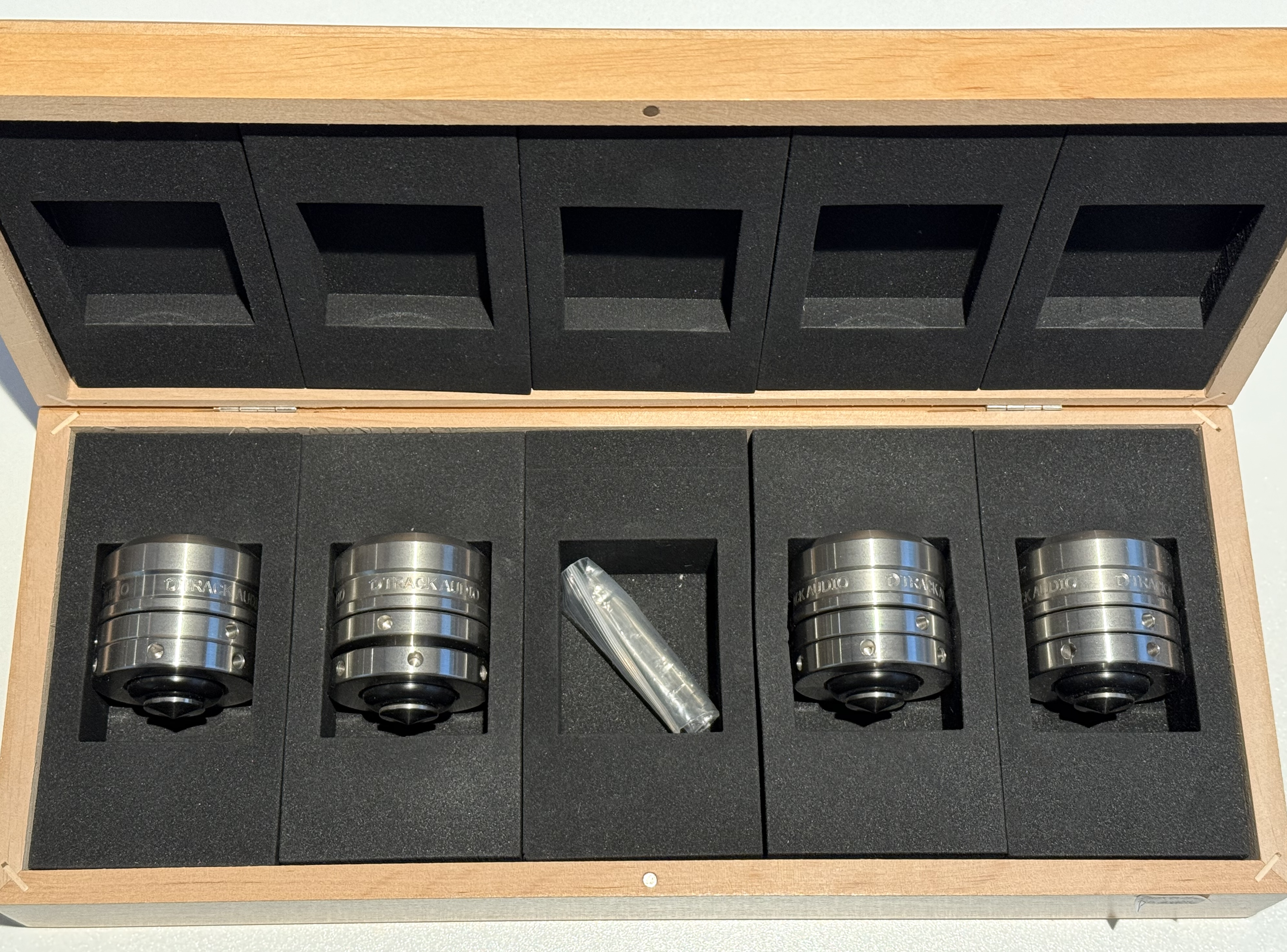 Turntable Isolator