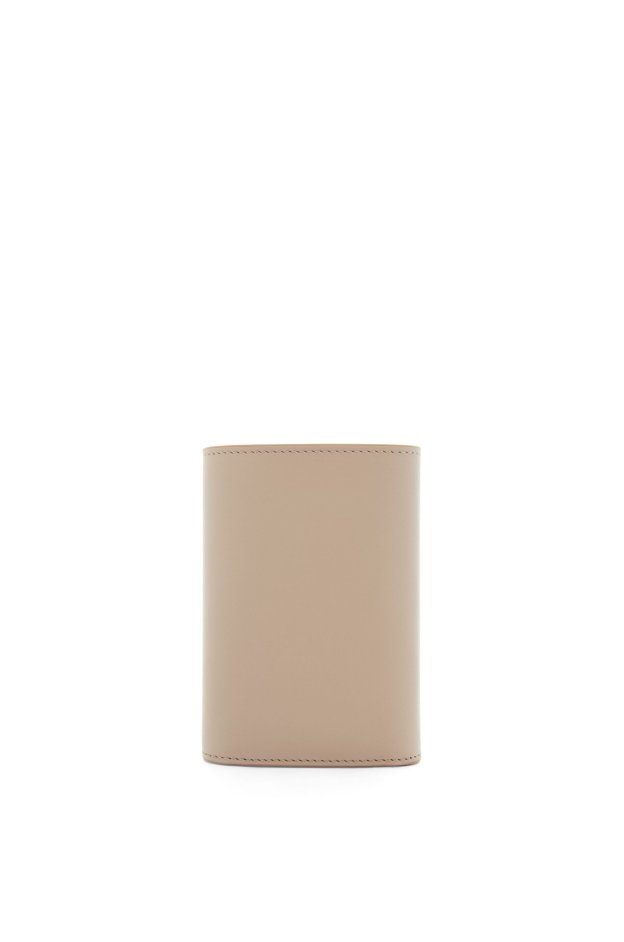 ぺブル バーティカル ウォレット スモール（シャイニーナパカーフ）