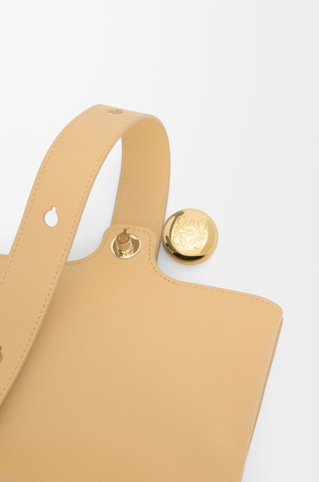 ペブル バケットバッグ ミニ（スムースカーフ）