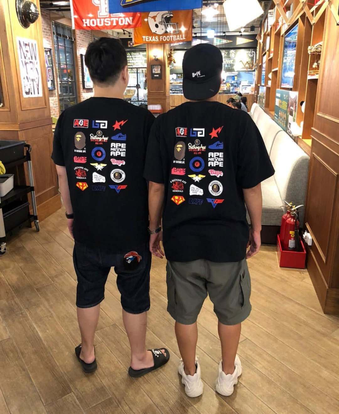 トレンドブランド Bape バックバッジ 半袖 メンズ サメ クラシック パターン コレクション ロゴ レター Tシャツ カップル スタイル