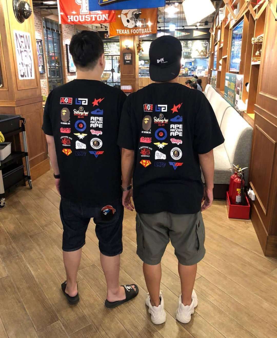 トレンドブランド Bape バックバッジ 半袖 メンズ サメ クラシック パターン コレクション ロゴ レター Tシャツ カップル スタイル