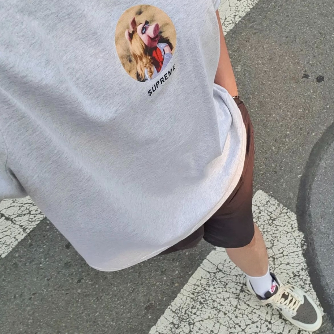 Supreme Week19 MISS PIGGY TEE ミスピッグ 半袖Tシャツ 夏 ユニセックス