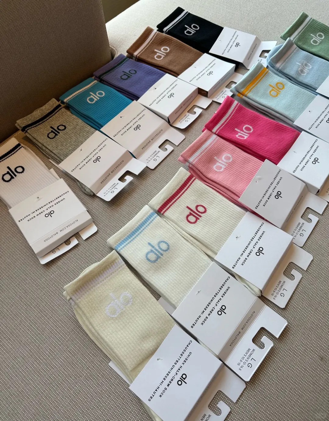 ALO ミドル丈 四季対応 レディース コットンソックス レターデザイン ストリートスタイル ハイソックス ヨガ・フィットネス用