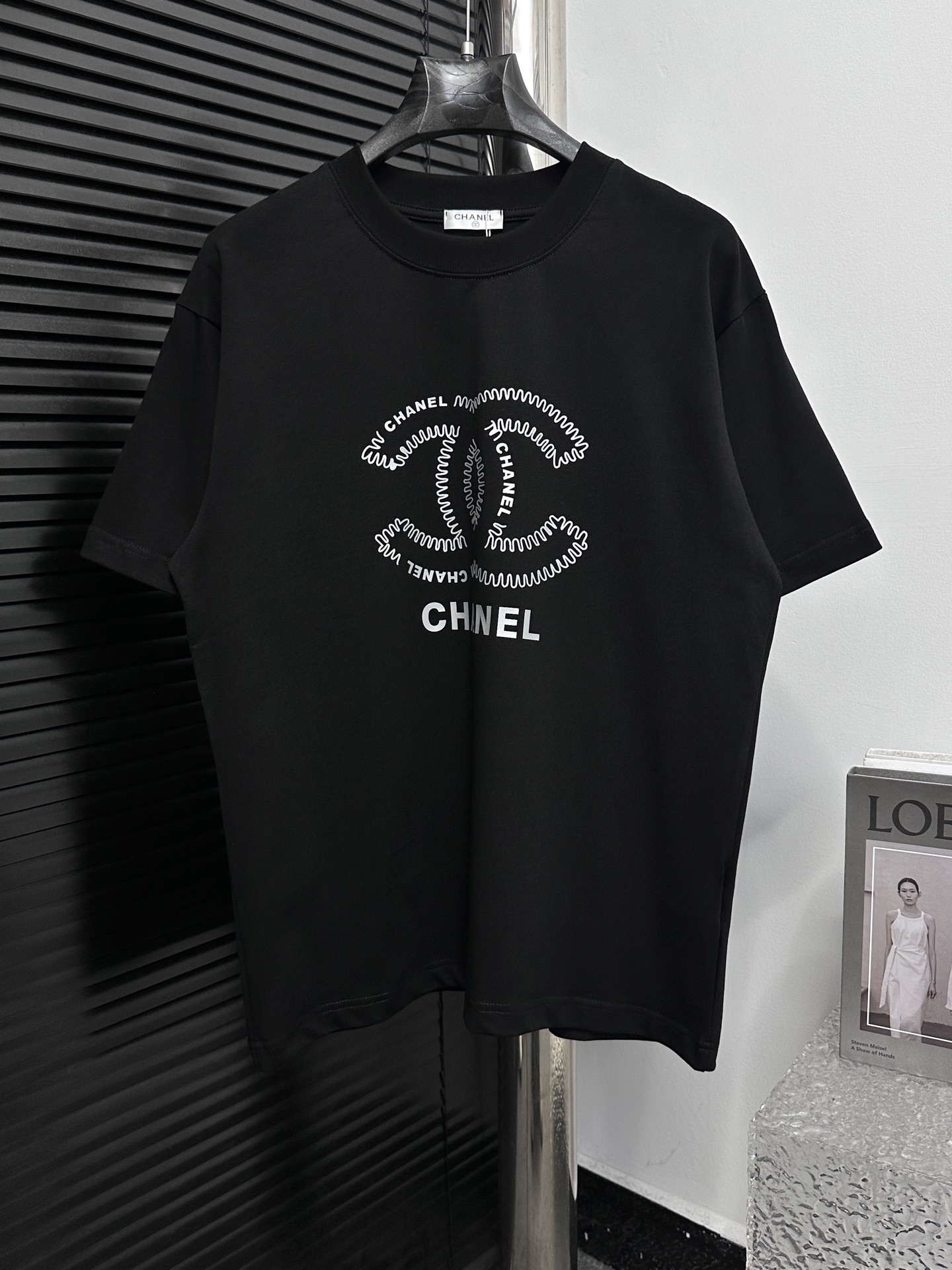 【シャネル】シャネル 2025 快適ロゴ カップル 半袖Tシャツ