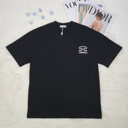 【シャネル】2025新作 CHANEL プリント ラウンドネック ドロップショルダー 半袖 Tシャツ ユニセックス