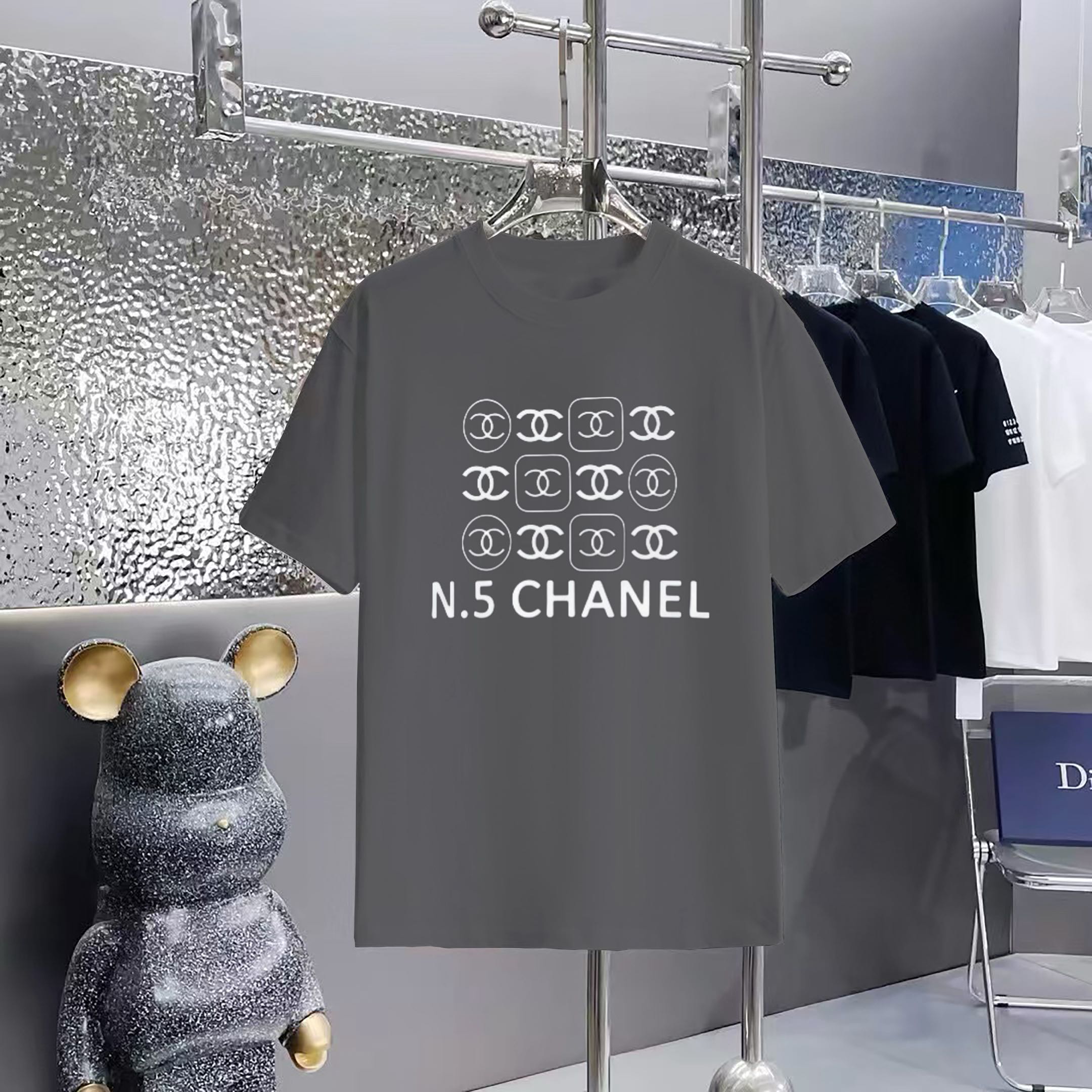 【シャネル】2025新作 CHANEL プリント ラウンドネック ドロップショルダー 半袖 Tシャツ ユニセックス