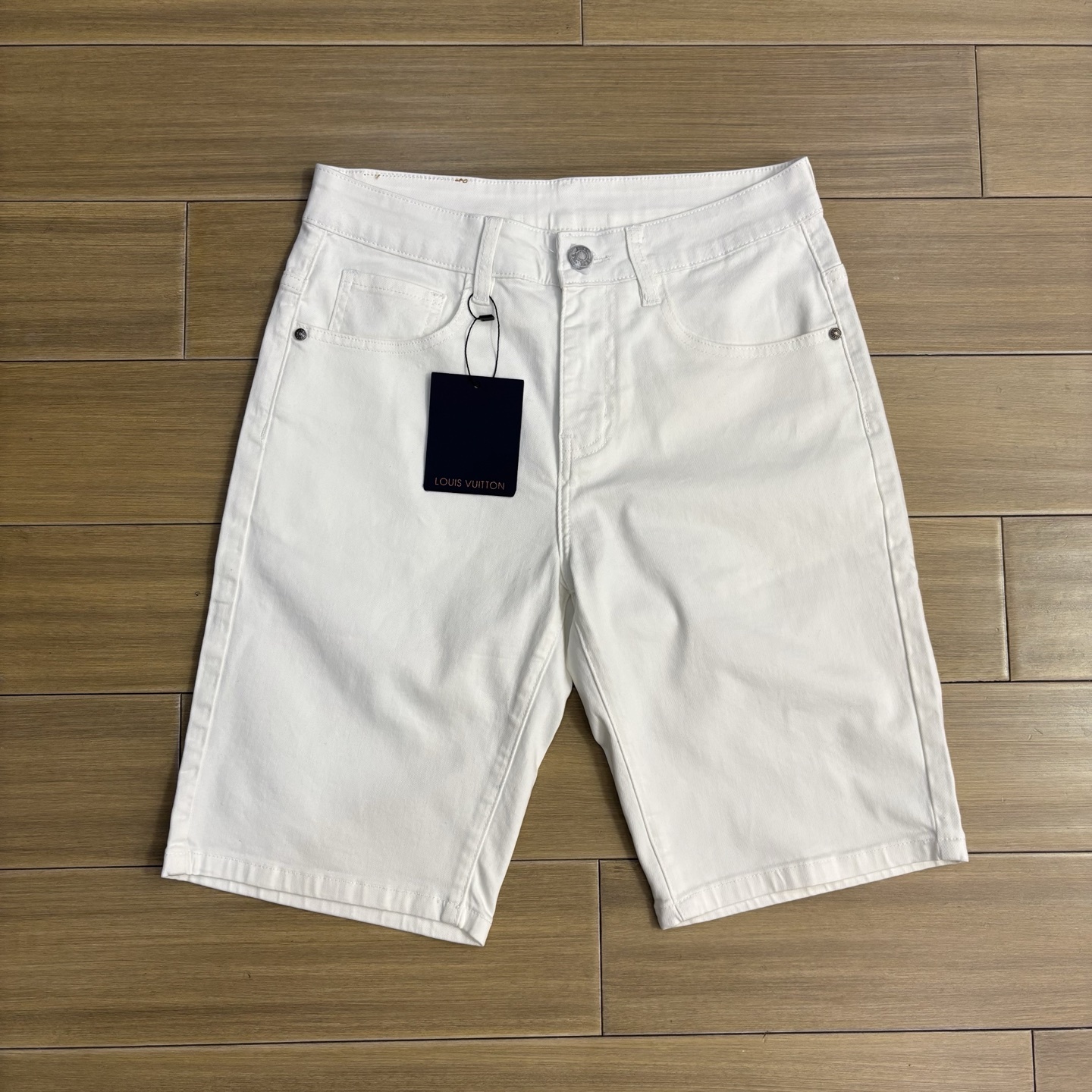 LV ルイ・ヴィトン LV デニム ショーツはスタイリッシュで実用的、たまりません!