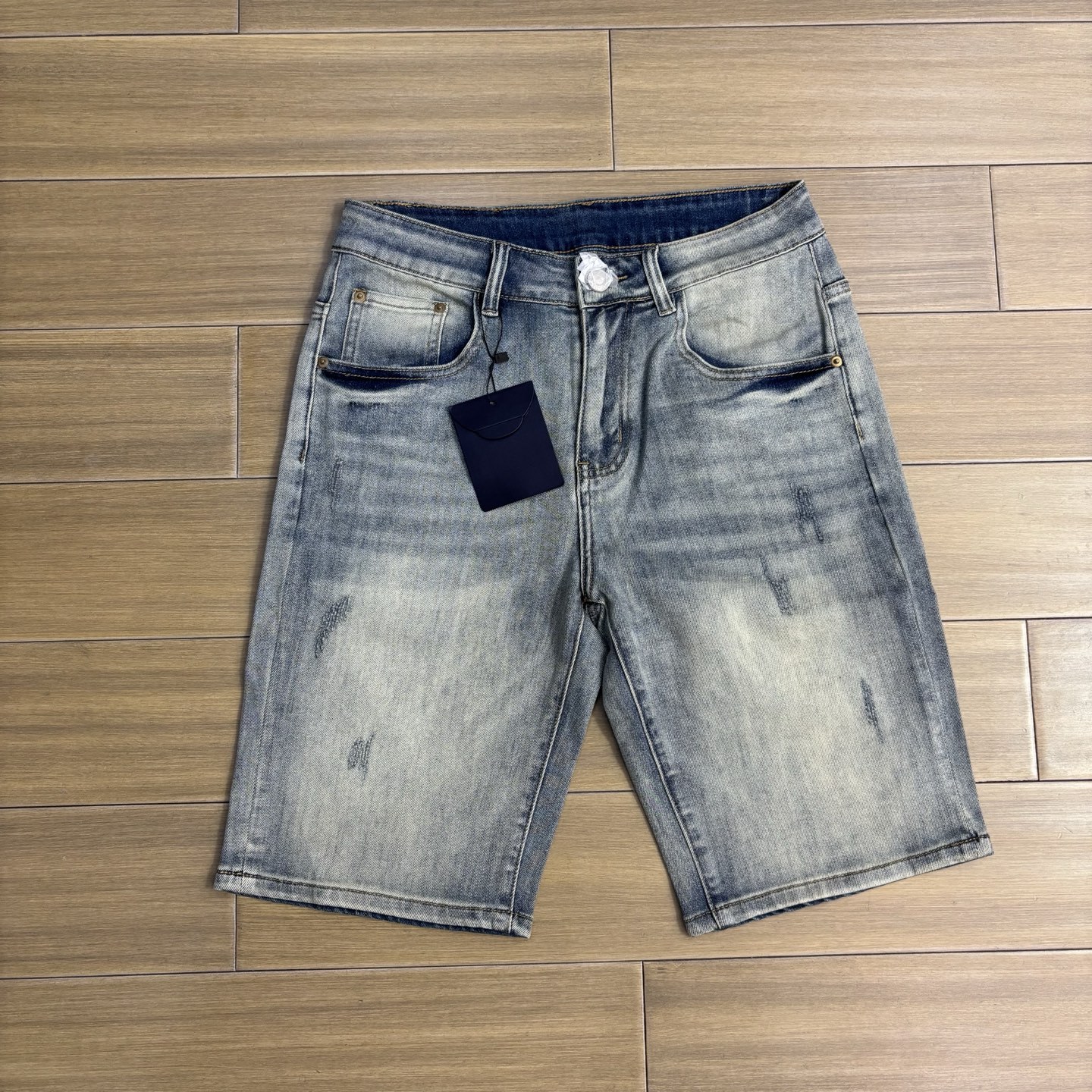 LV ルイ・ヴィトン LV デニム ショーツはスタイリッシュで実用的、たまりません!