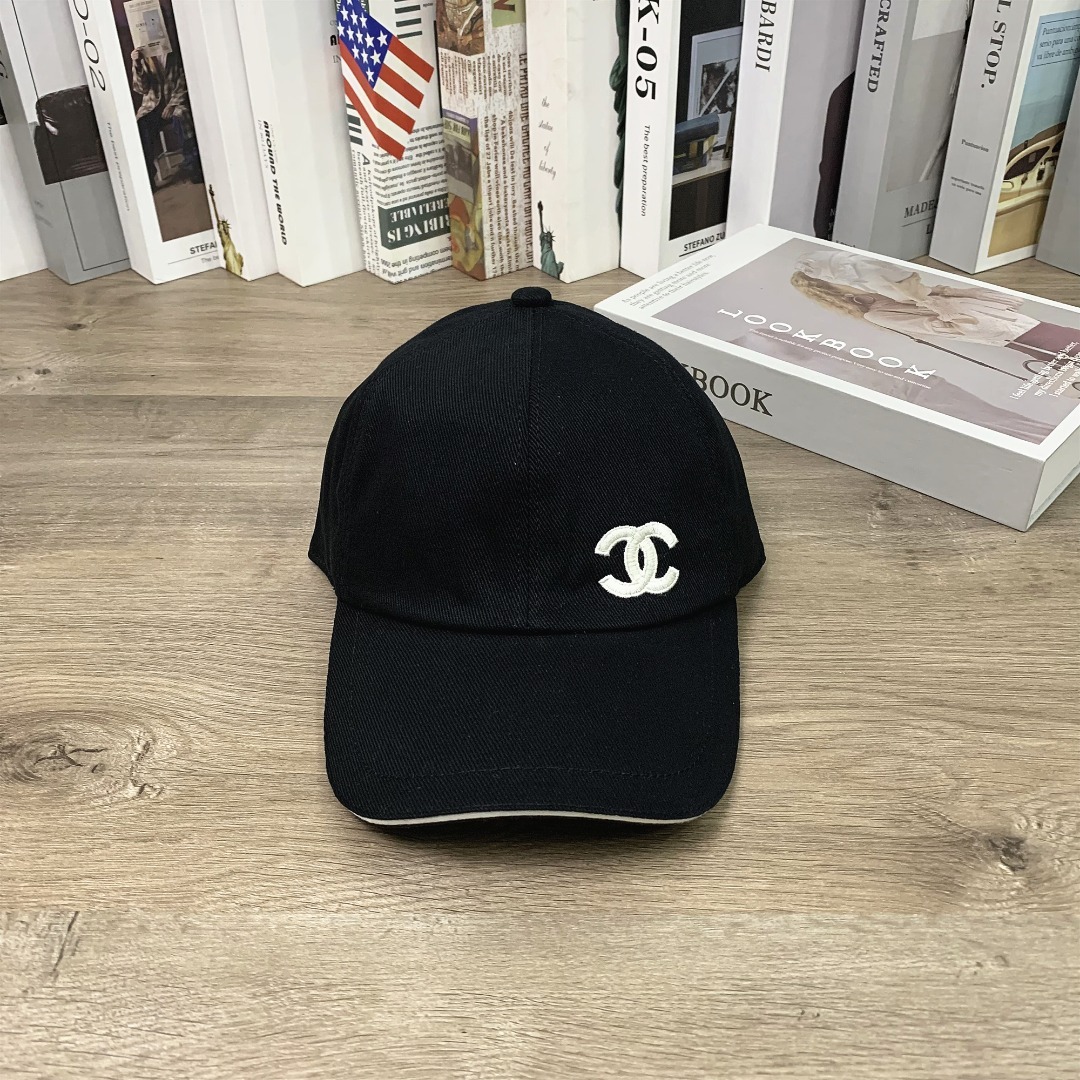 [シャネル] CHANEL クラシックスタイル サイドラベル スモールラベル シンプル ベースボールキャップ ソフトトップ ダックビルキャッ
