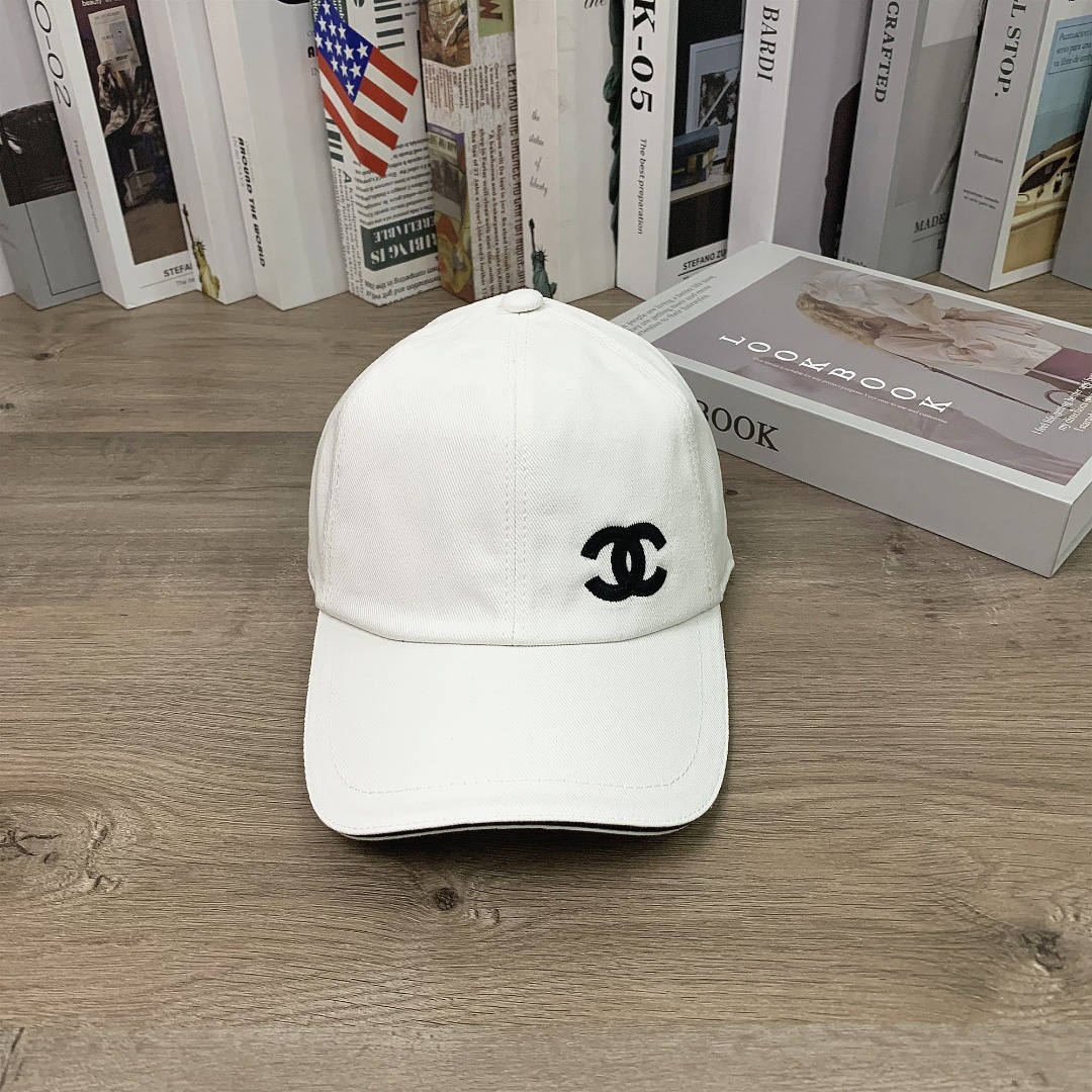 [シャネル] CHANEL クラシックスタイル サイドラベル スモールラベル シンプル ベースボールキャップ ソフトトップ ダックビルキャップ 男女兼用 カジュアル アウトドア サンハット フェイスショー 小型 多用途帽子