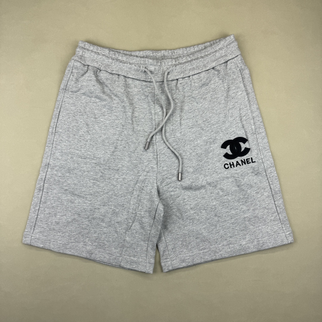 シャネル 25 新作 ダブルC 刺繍 ショートパンツ