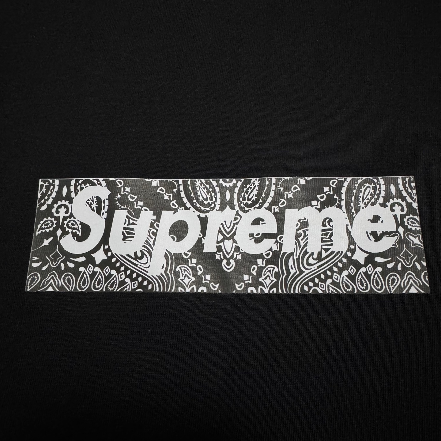 シュプリーム ウィーク17 バンダナ ボックスロゴ Tシャツ カシューフラワーロゴ 半袖 アメリカントレンドTシャツ ユニセックス ブラック＆ホワイト