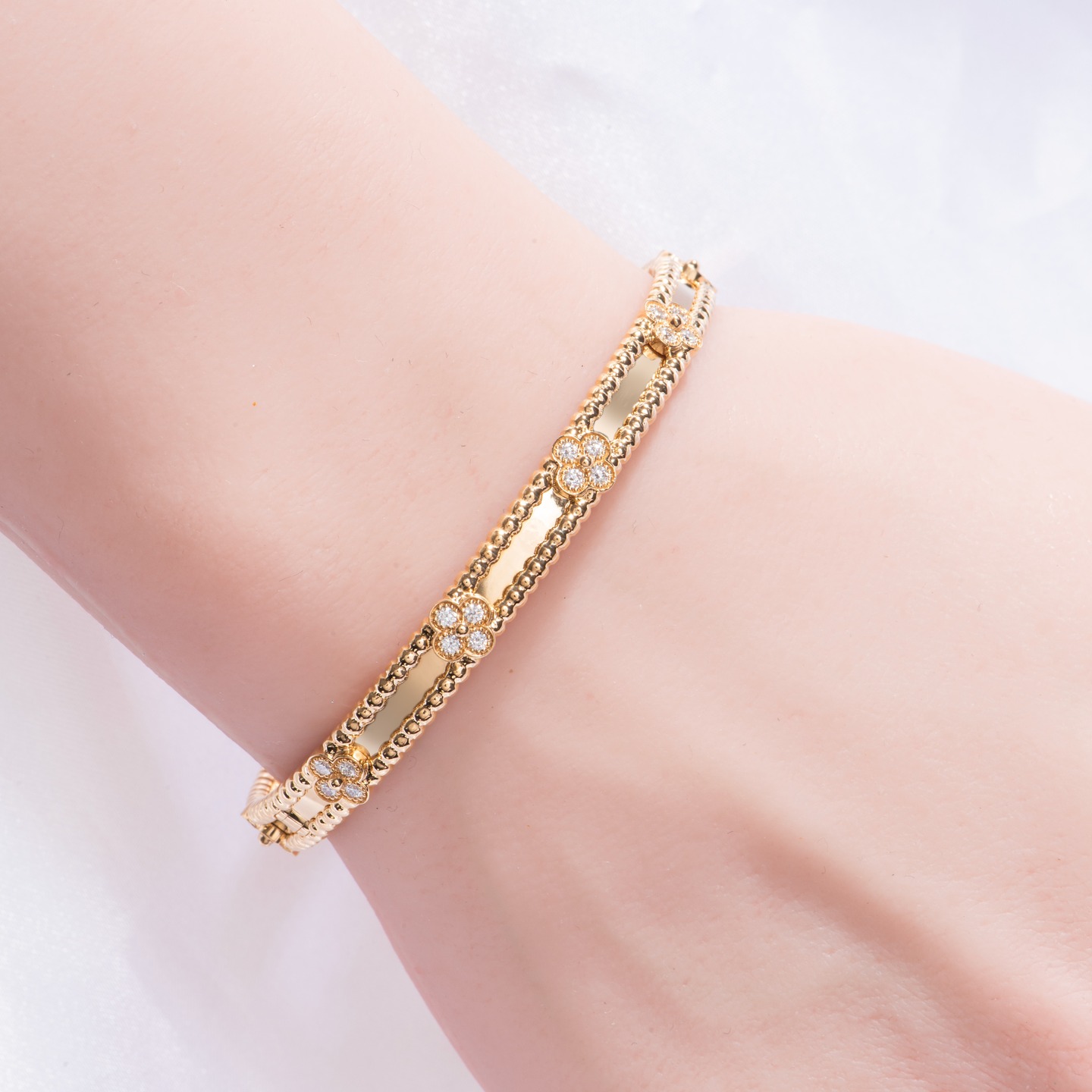 ヴァンクリーフ＆アーペル Perlée ダイヤモンド ブレスレット