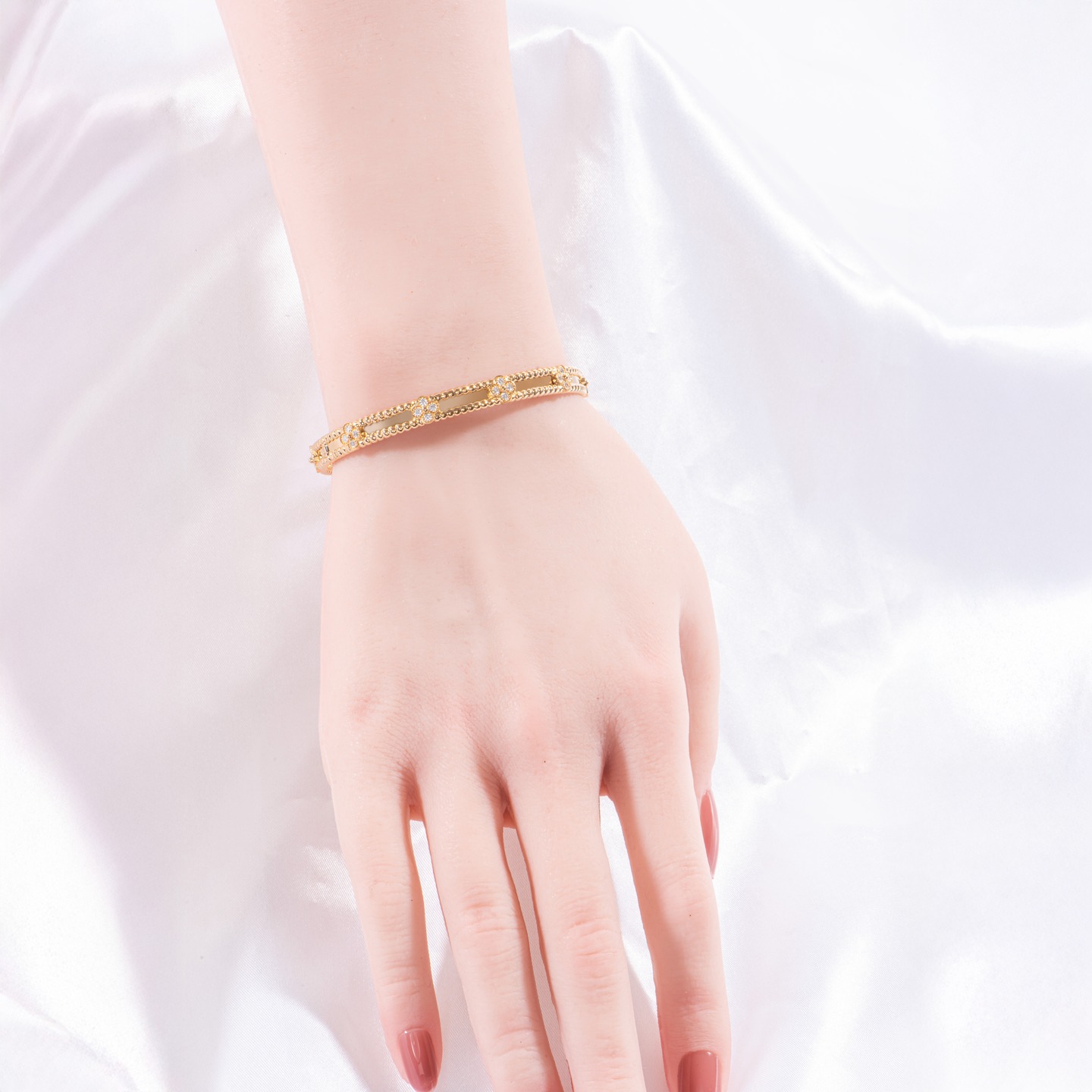 ヴァンクリーフ＆アーペル Perlée ダイヤモンド ブレスレット