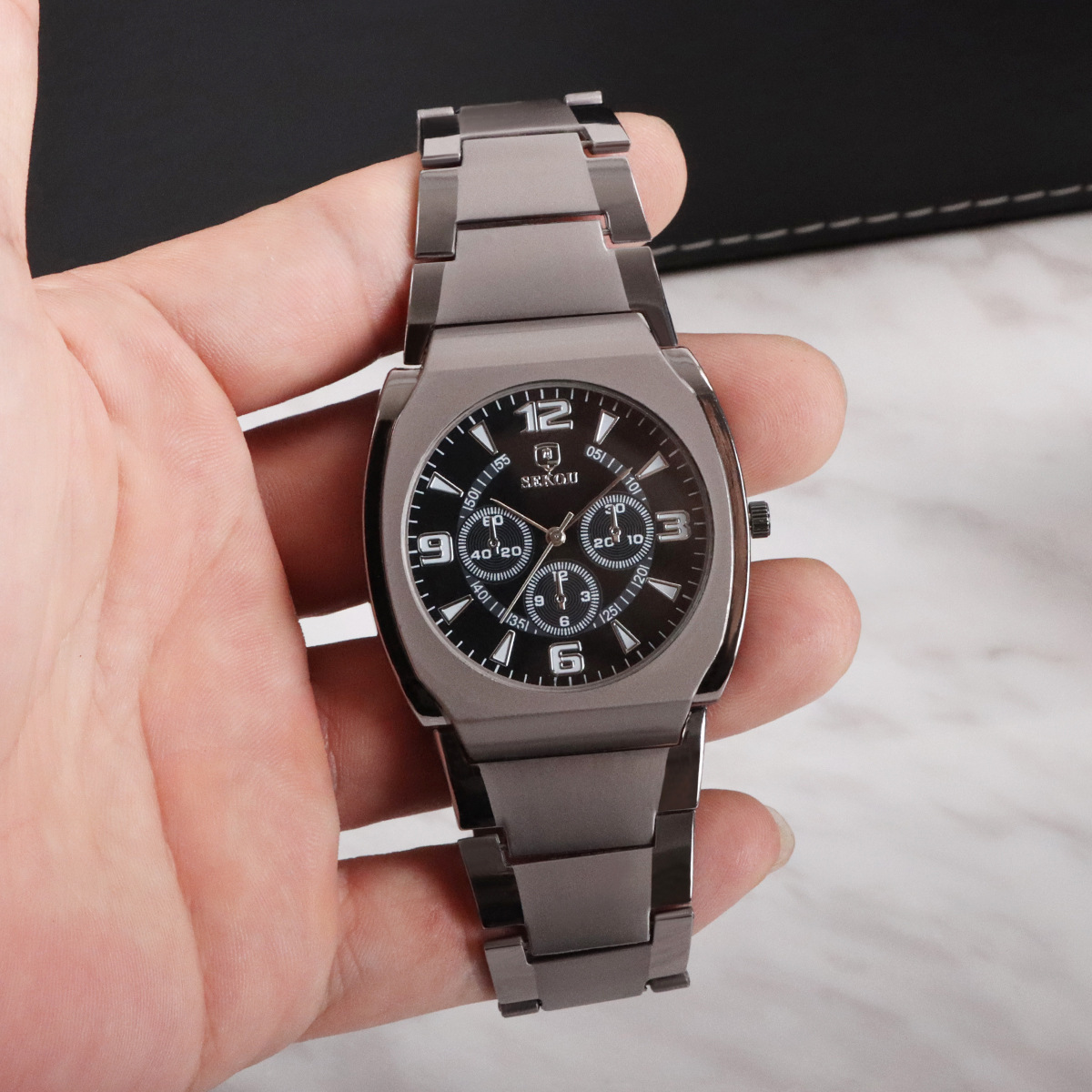 New Fashion Men's Tonneau Steel Strap Watch Casual Quartz Watch