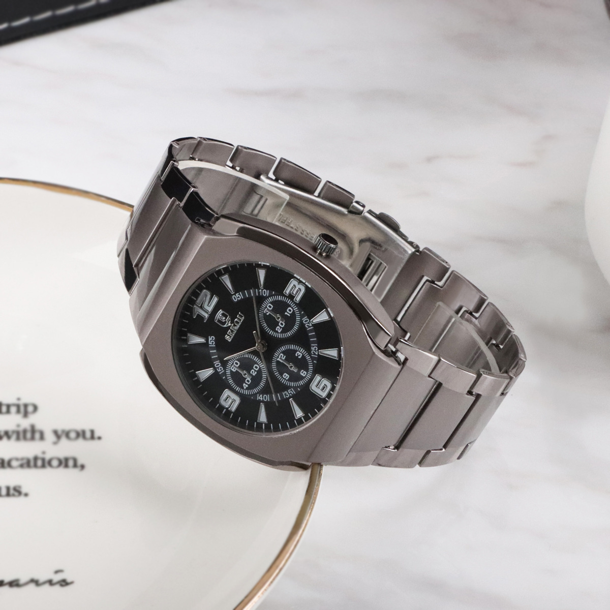New Fashion Men's Tonneau Steel Strap Watch Casual Quartz Watch