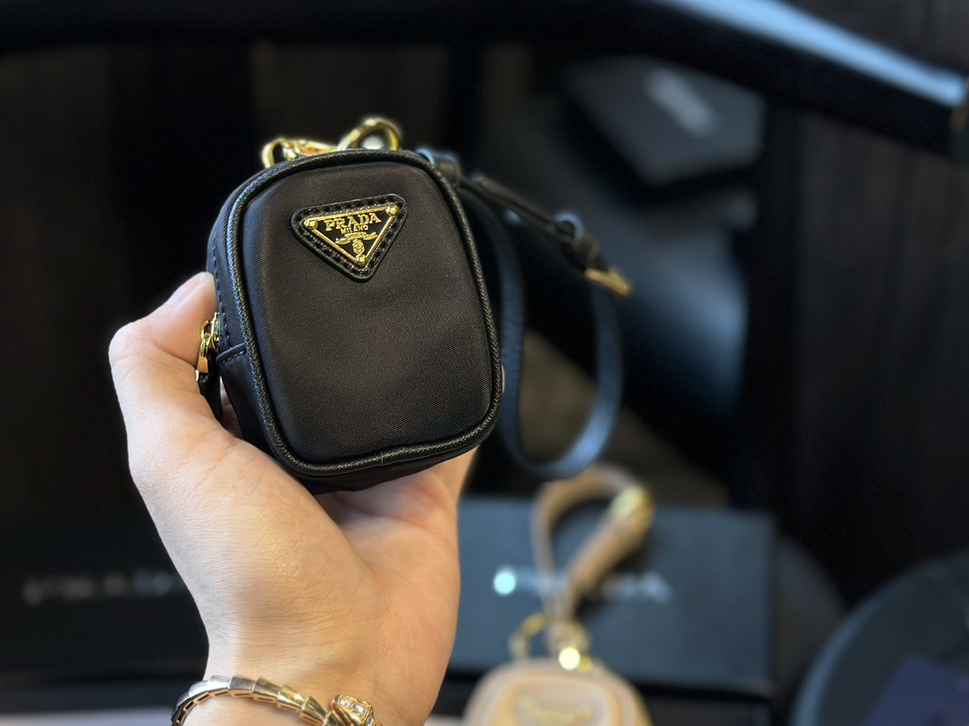 PRADA 人気逸品 ミニ コインケース プラダ「Prada」トライアングルロゴ ミニコインケース
