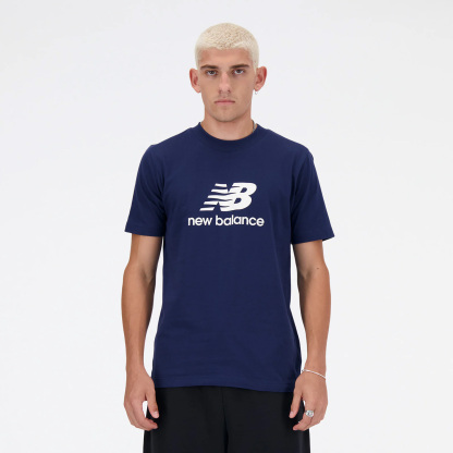 New Balance Stacked Logo ショートスリーブTシャツ
