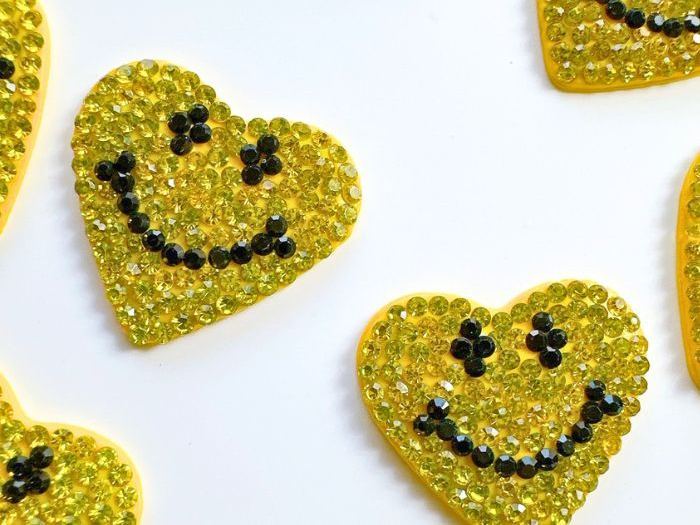 ラインストーン付き　ニコニコハート