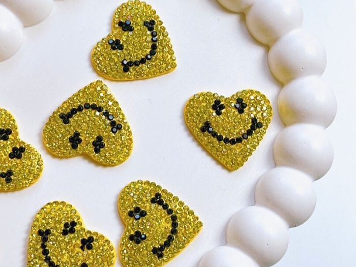 ラインストーン付き　ニコニコハート