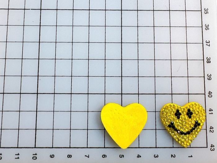 ラインストーン付き　ニコニコハート