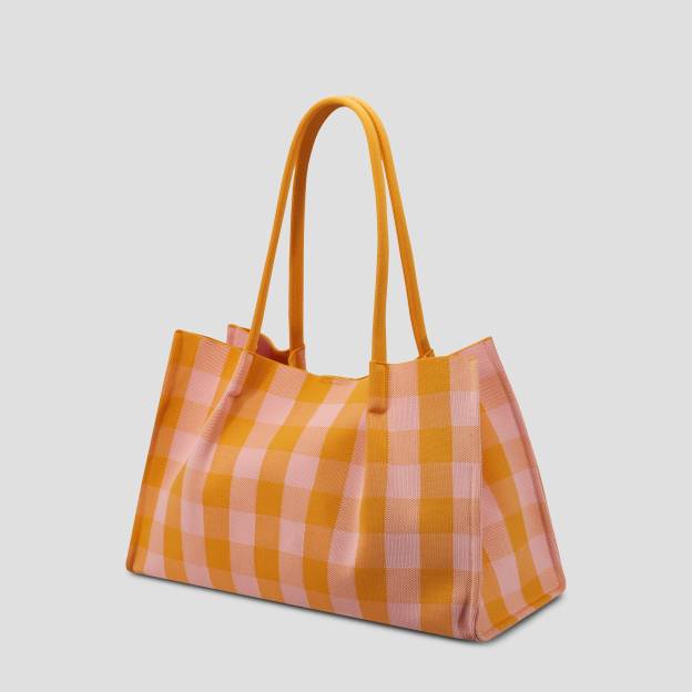 Checkered tote bag
