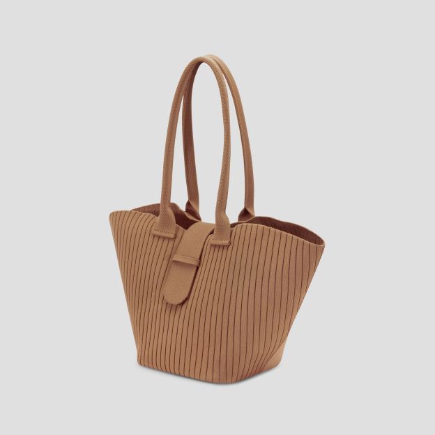 Dumpling-shaped bag