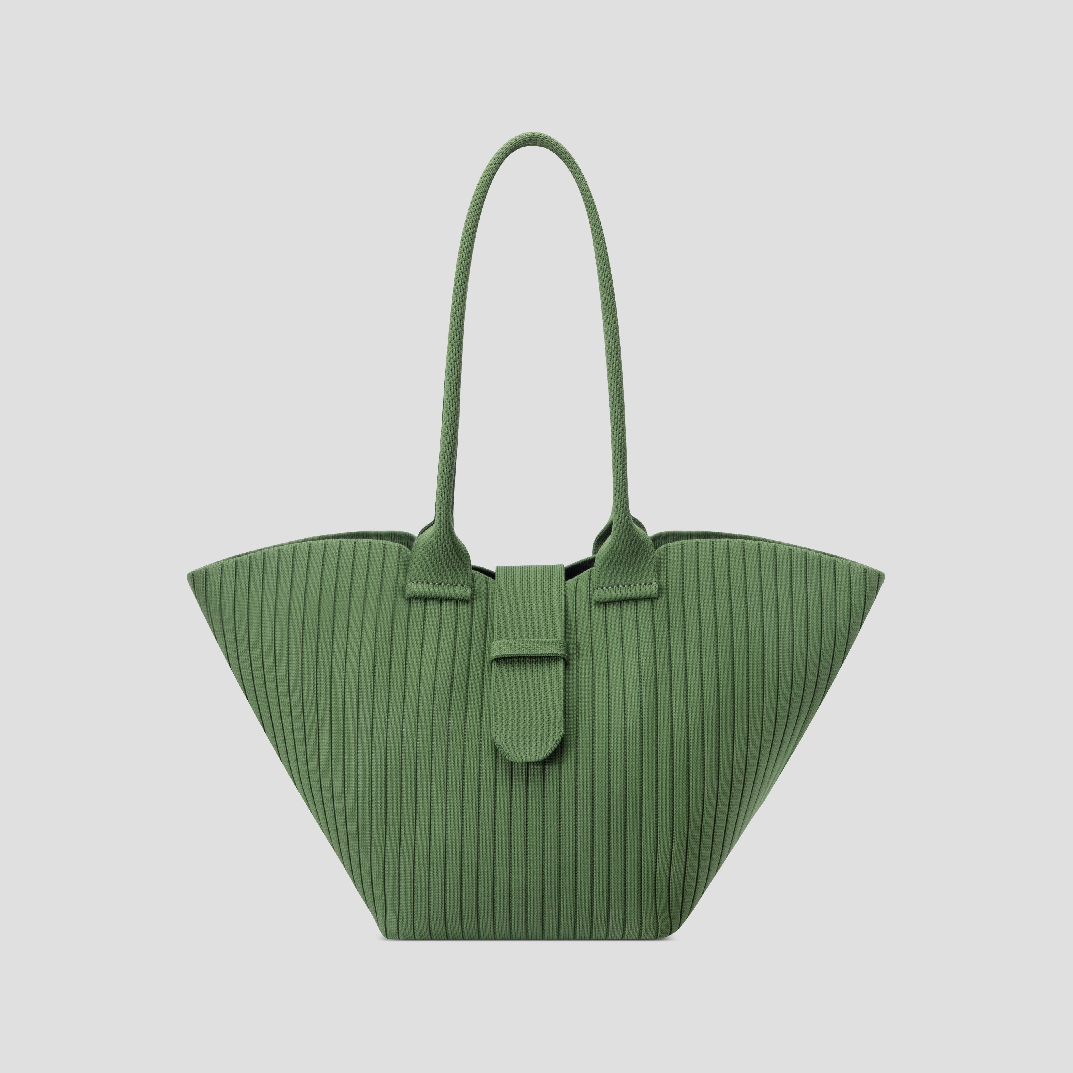 Dumpling-shaped bag