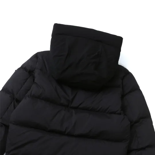 【公式認定ストア】MONCLER Madeira モンクレール 定番ダウンコート 限定発売中！多くの著名人やセレブに愛用されています! 爆買い！即完売必至