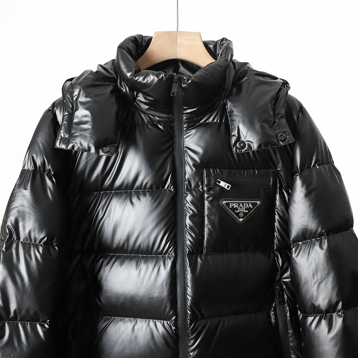 PRADAプラダ 冬のダウンジャケット 旬の新作 ユニセックスMONCLER