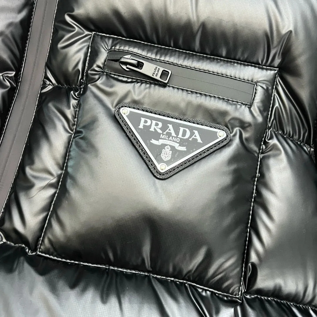 PRADAプラダ 冬のダウンジャケット 旬の新作 ユニセックスMONCLER