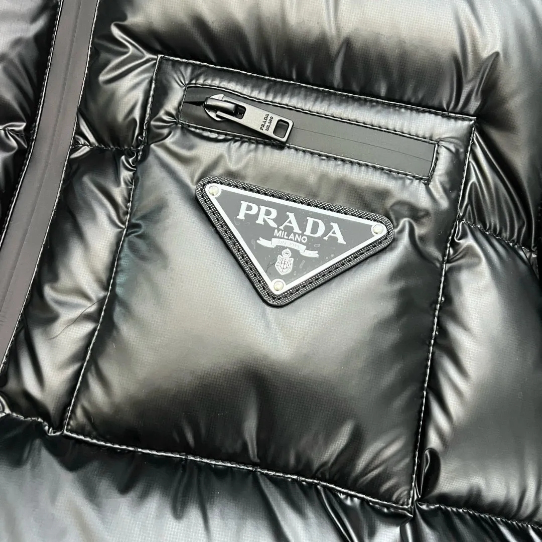 PRADAプラダ 冬のダウンジャケット 旬の新作 ユニセックスMONCLER