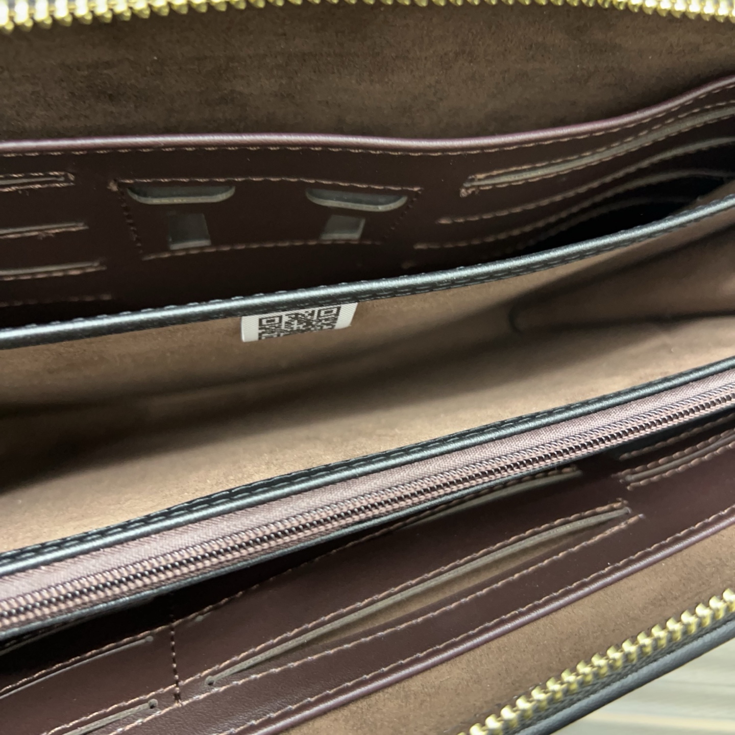 P300 Burberry バーバリー 専属のアイデンティティ柄のジャガードキャンバス製のダブルショルダーバッグ。