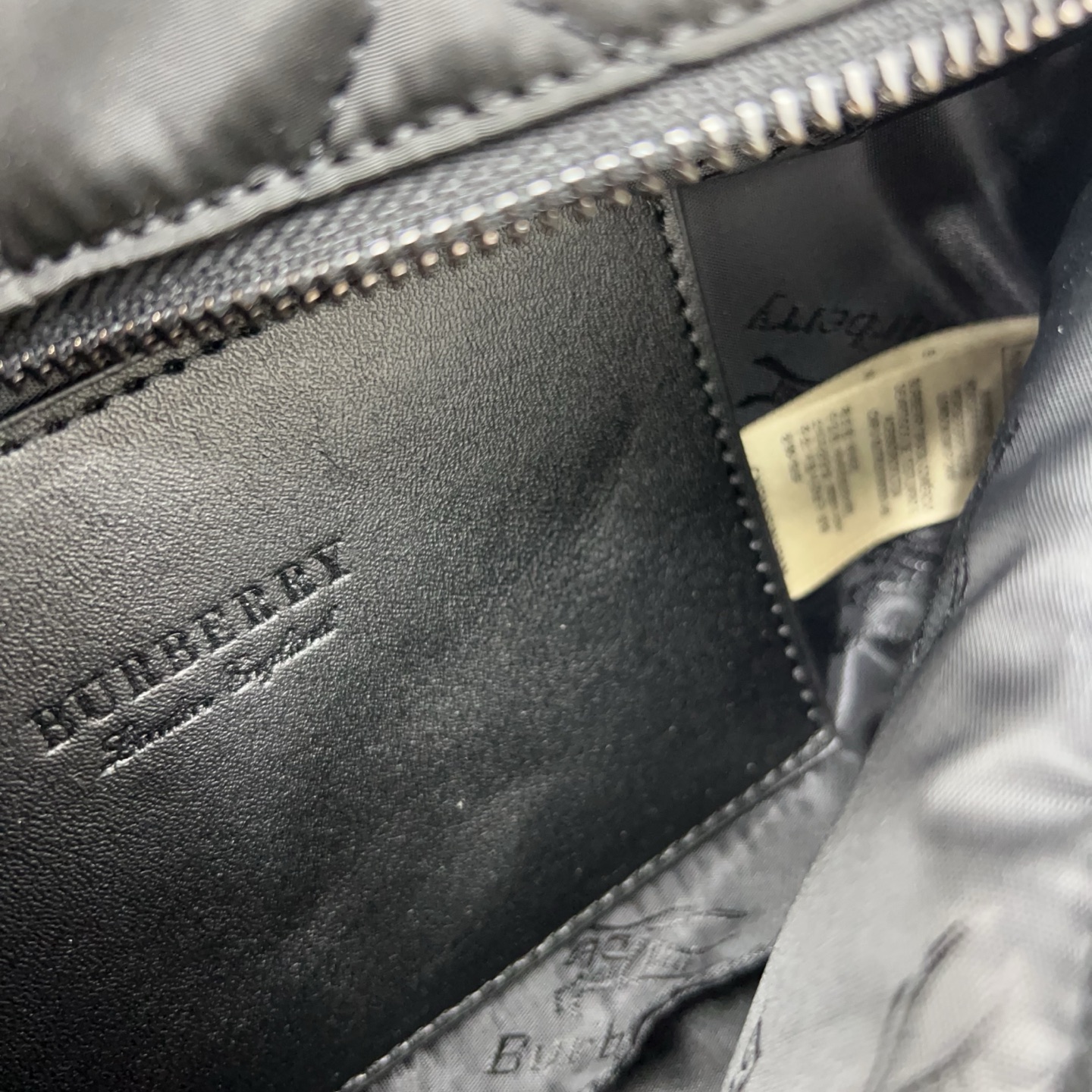 Burberry バーバリー Sonny のウエストポーチ兼シングルショルダーバッグ 🚹 男女兼用の斜め掛けバッグ（チェストバッグ）です。