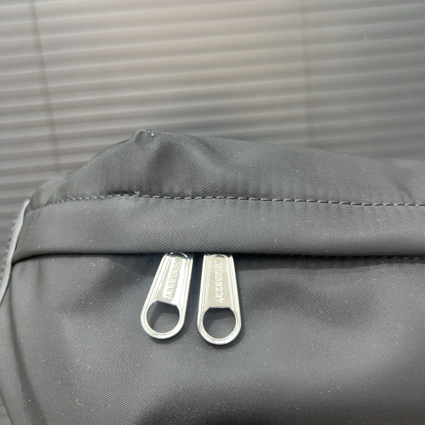 Burberry バーバリー Sonny のウエストバッグ兼シングルショルダーバッグ