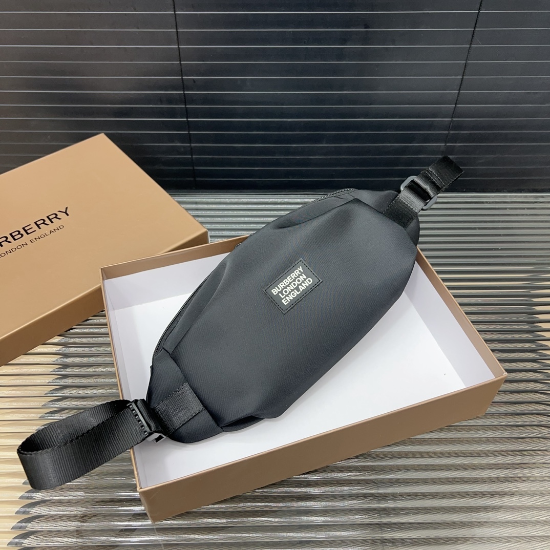 Burberry バーバリー ナイロン生地のウエストバッグ兼シングルショルダーバッグ。🚹男女兼用の斜め掛けバッグ（チェストバッグ）で、クラシックなロゴが元廠の技術と素材と相まっています。