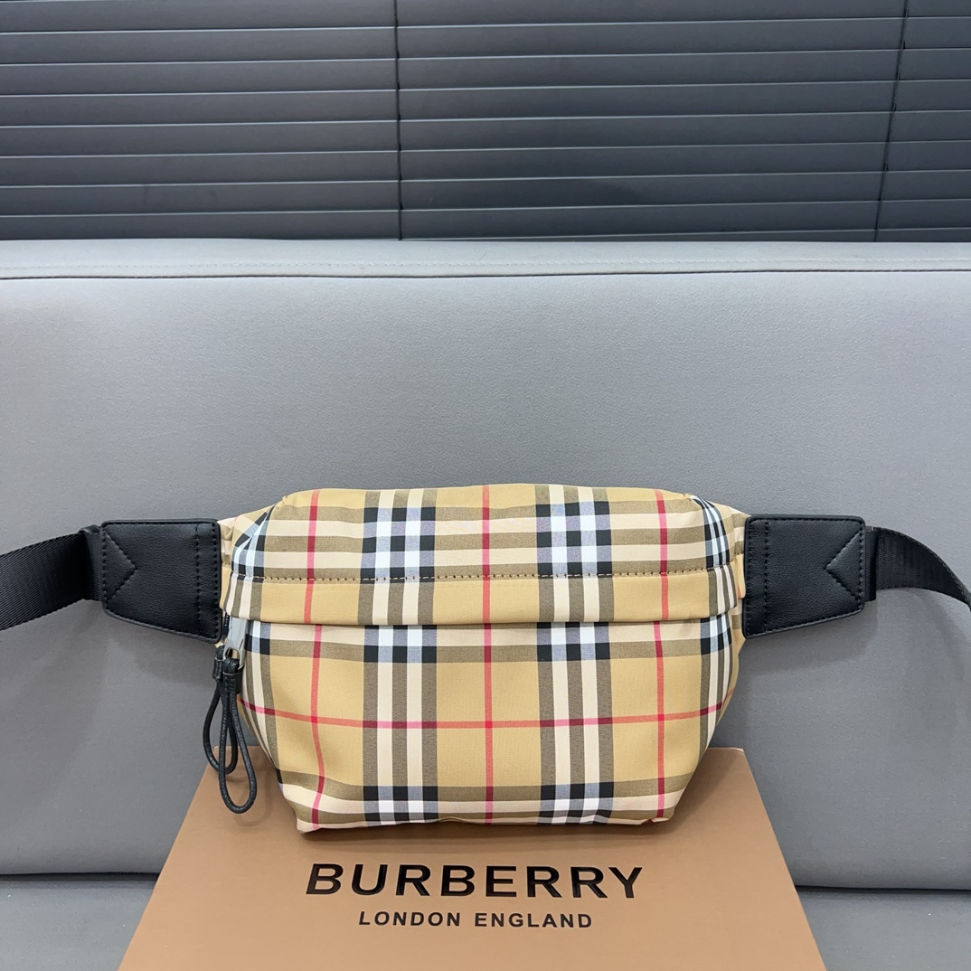 Burberry バーバリー チェック模様のウエストバッグ兼シングルショルダーバッグ。🚹男女兼用の斜め掛けバッグ（チェストバッグ）