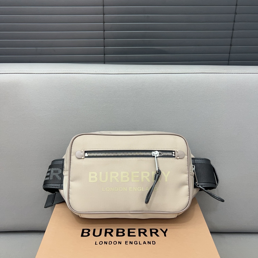 Burberry バーバリー アルファベット模様のウエストバッグ 📷 男女兼用のチェストバッグ、斜め掛けバッグです。