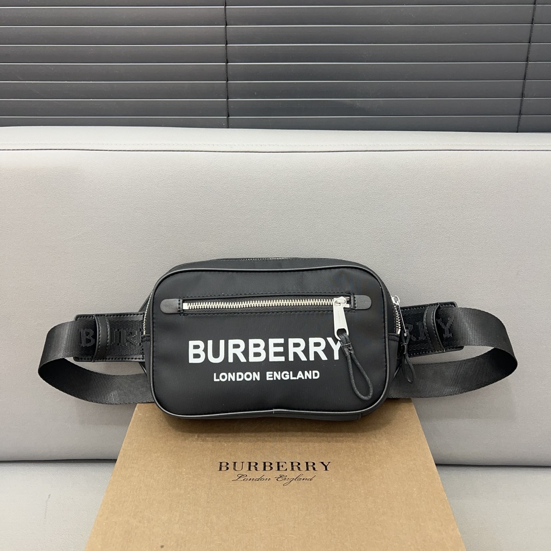 Burberry バーバリー アルファベット模様のウエストバッグ 📷 男女兼用のチェストバッグ、斜め掛けバッグです。