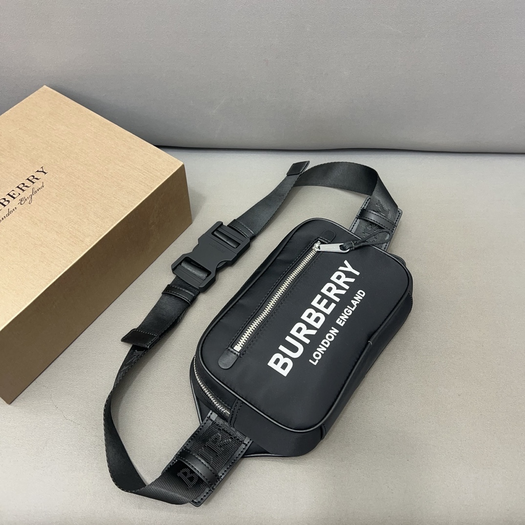 Burberry バーバリー アルファベット模様のウエストバッグ 📷 男女兼用のチェストバッグ、斜め掛けバッグです。