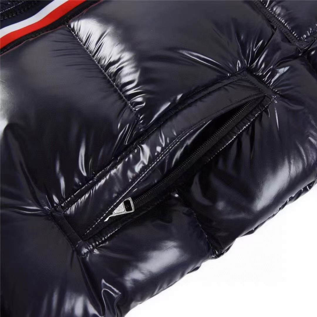 MONCLER ダウンジャケット Montbeliard（ユニセックス）「三色ストライプジッパー」(さんしょくストライプジッパー)