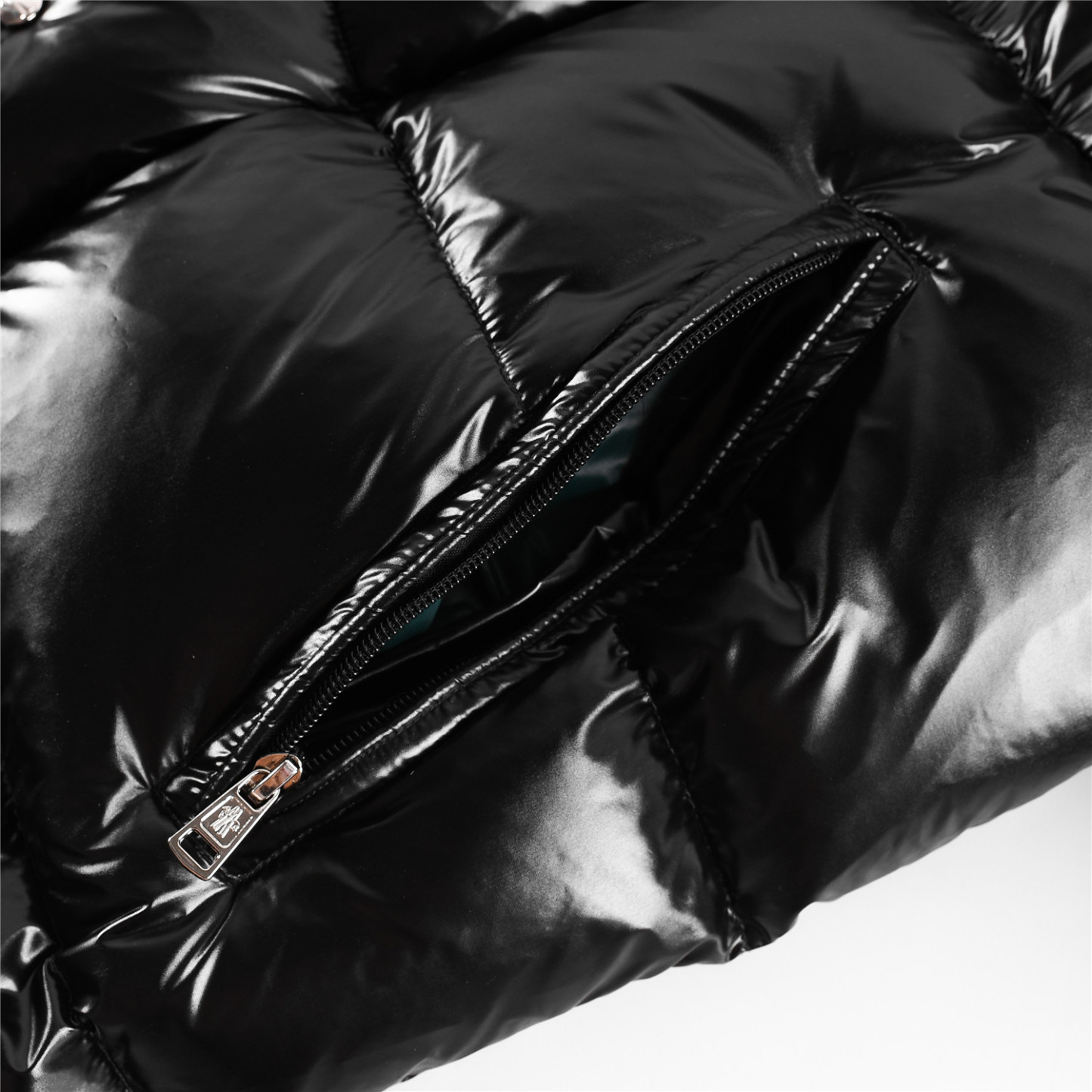 MONCLER ダウンジャケット MAYA（ユニセックス）「ベスト」(べすと)