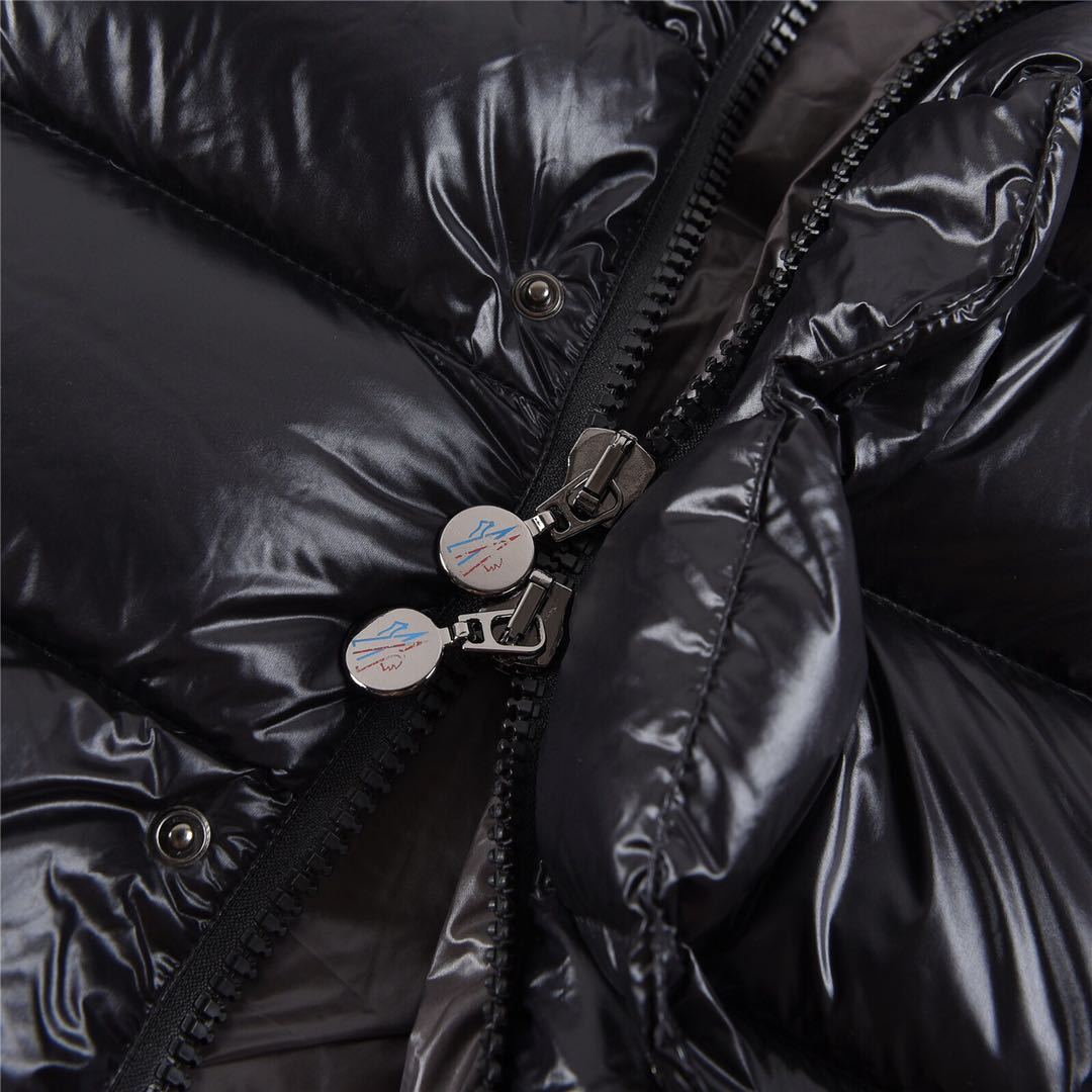 MONCLER ダウンジャケット MAYA（ユニセックス）「ベスト」(べすと)