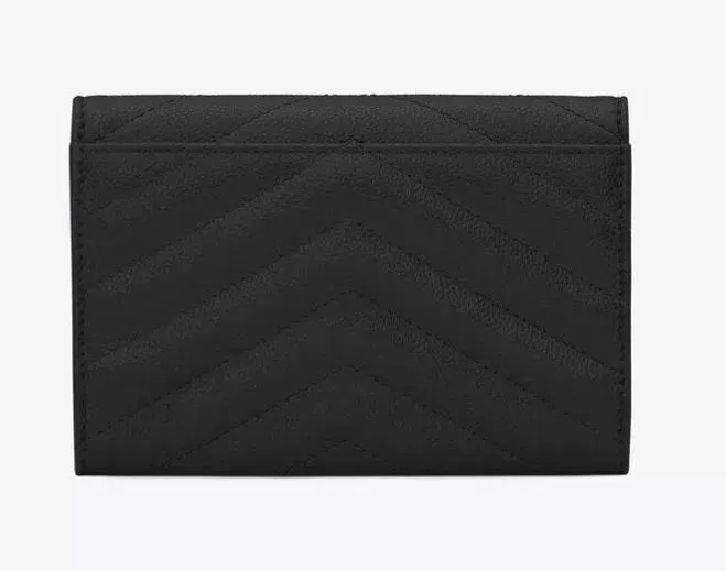 小文字のロゴグレインエンボスレザー封筒ウォレット