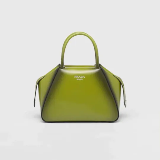 Prada 2022年秋冬ファッションショーに登場し！「CLASSY雑誌」掲載！松島花同項☆Supernovaレザーハンドバッグ！