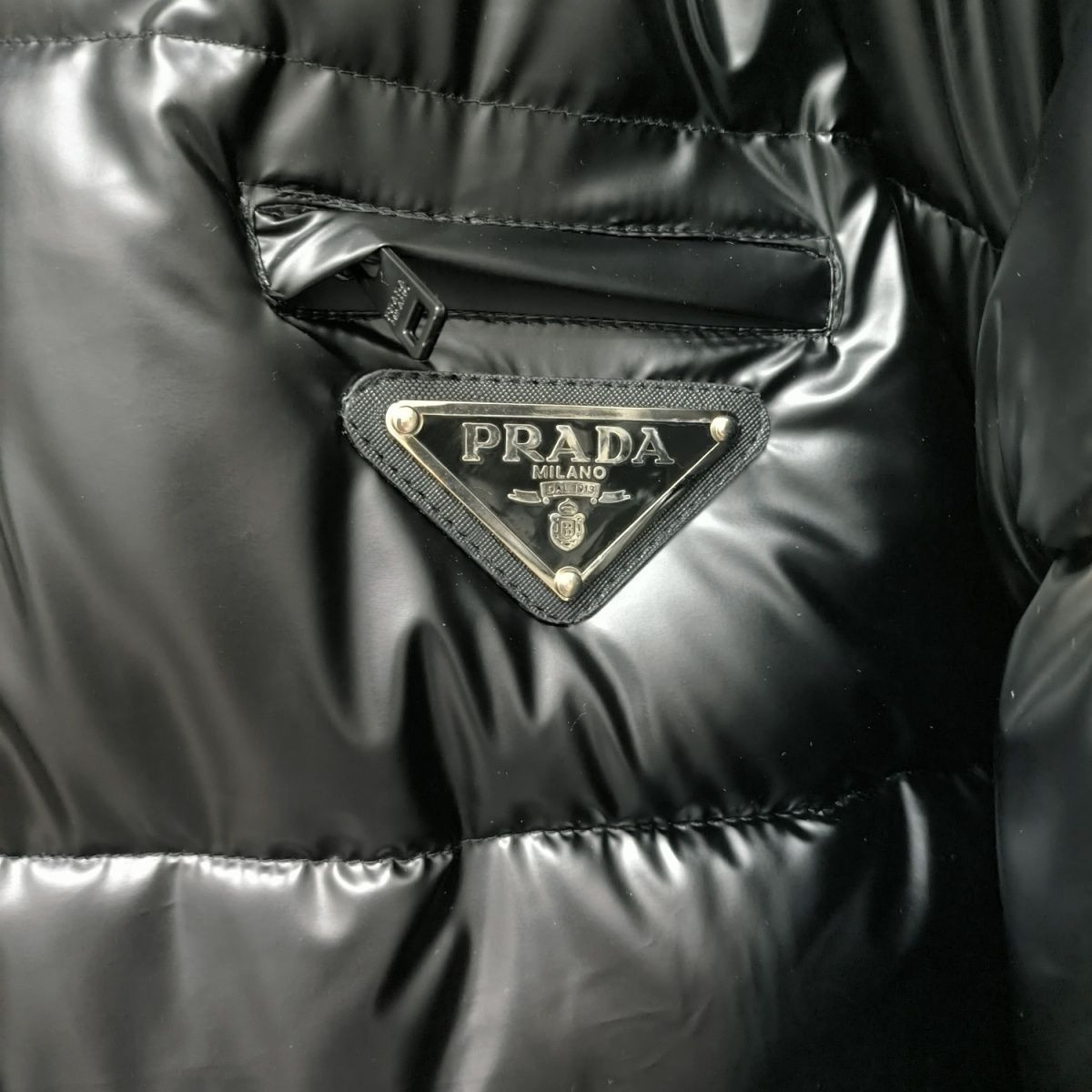 PRADAプラダ 冬コットンジャケット メンズフード付き厚手 ラグジュアリーなヨーロッパ仕様アウター 高級感カジュアル新作 ワイルドでかっこいい保温コットンコート 人気商品