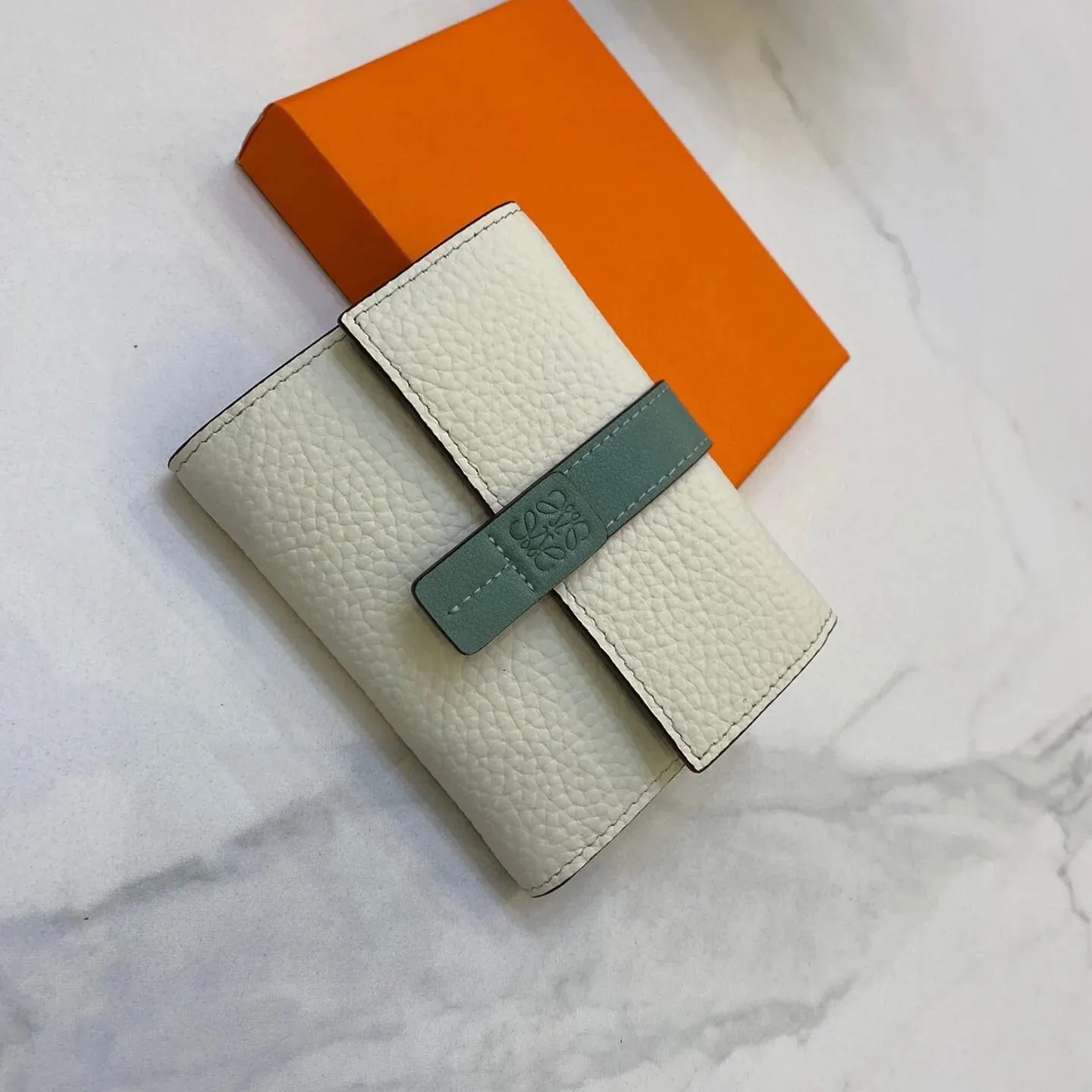 LOEWE☆バーティカル ウォレット スモール ソフトグレインカーフ